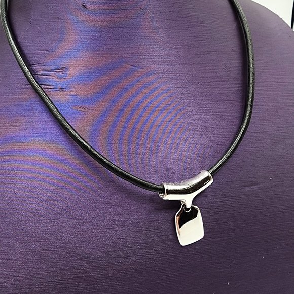 Retired LIA SOPHIA “Anew" Silver Tone Slide Pendant Black Cord Signed Necklace - Picture 5 of 7